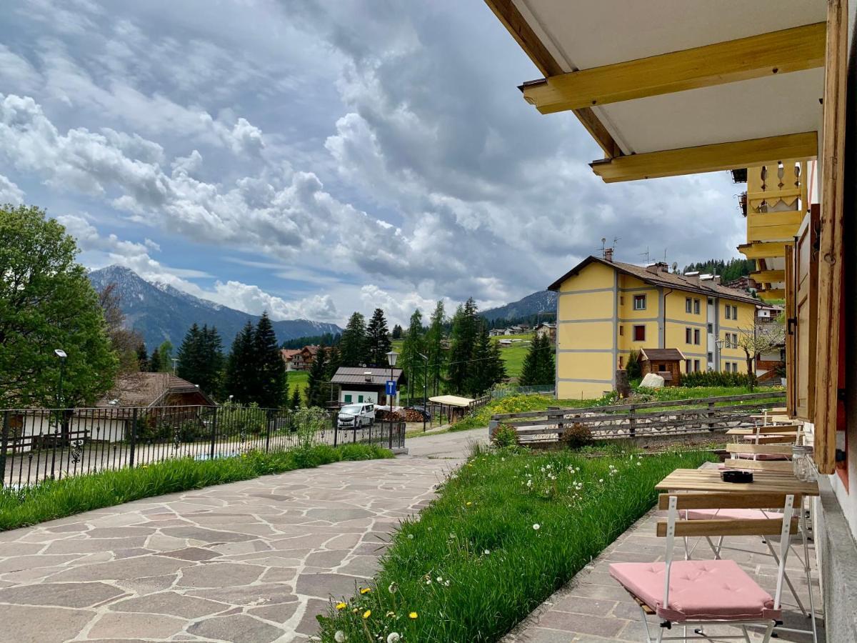 Casa Di Franz Hotell Vigo di Fassa Exteriör bild